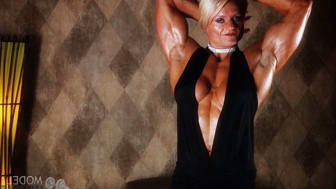 La culturiste 21P Brigita Brezovac affiche ses muscles