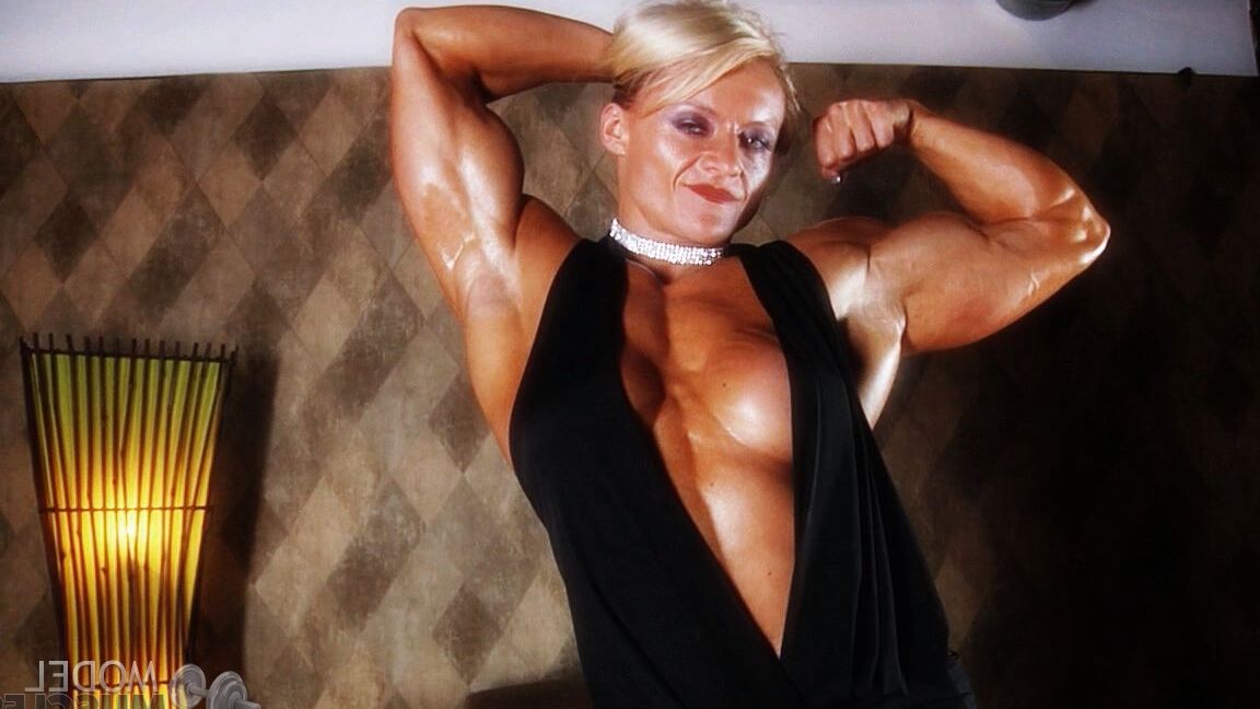 La culturiste 21P Brigita Brezovac affiche ses muscles