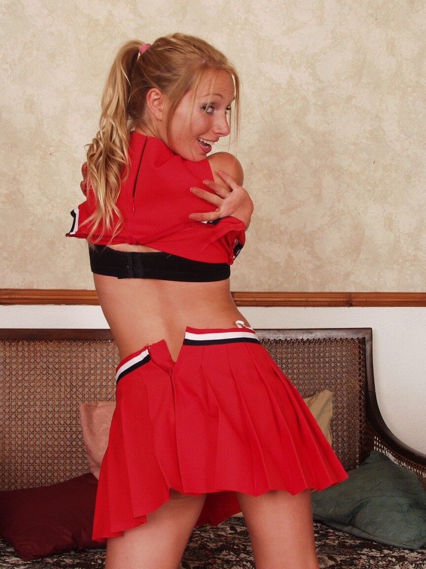 21P Only Tease Willow