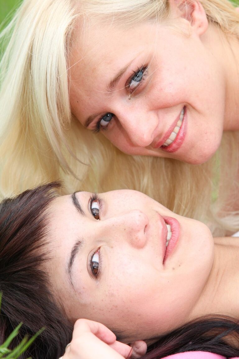 21P Club Seventeen Моника Х, Сара Дж