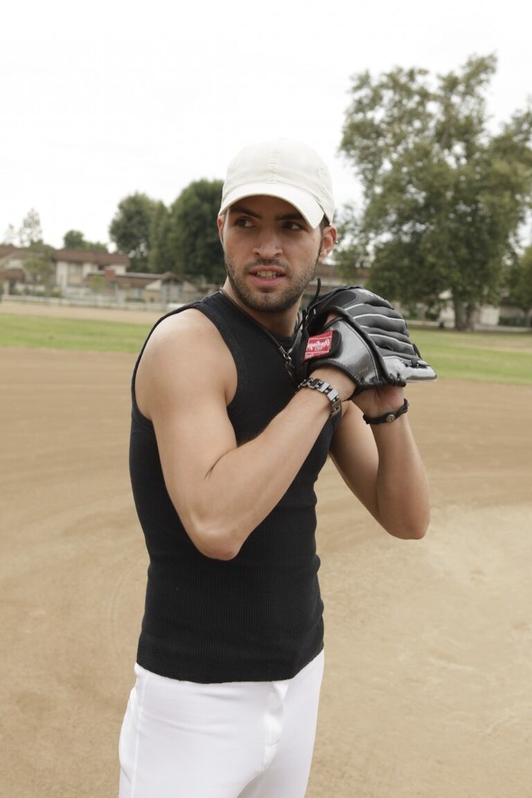 17P La petite MILF brune Rachel Roxx séduit son entraîneur de baseball pour une baise hard