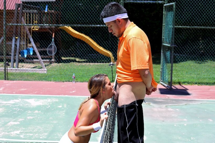 16P Keisha Grey practica deportes al aire libre con sus novios y luego tiene sexo