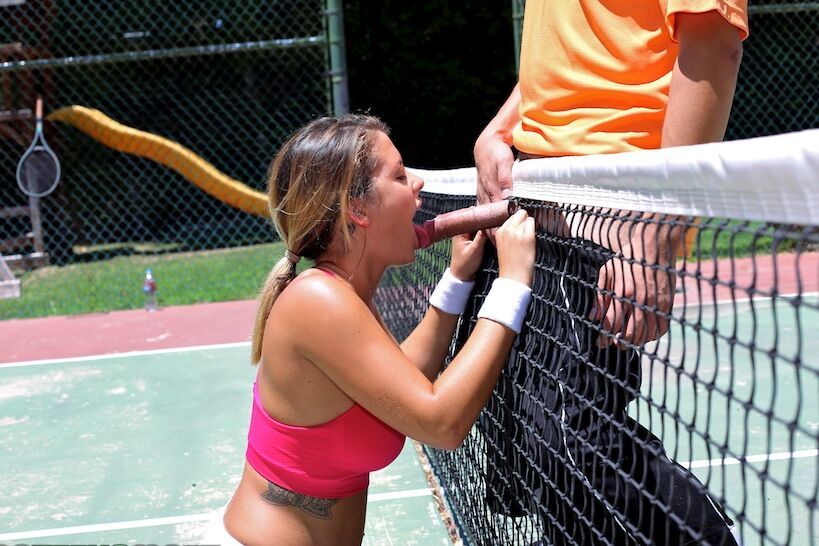 16P Keisha Grey practica deportes al aire libre con sus novios y luego tiene sexo