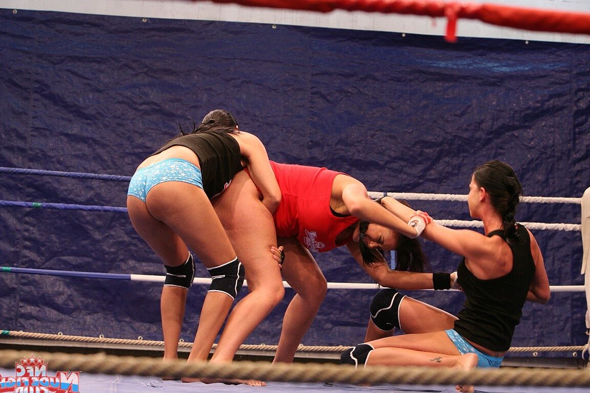 21P Nude Fight Club Diana Stewart, Emma Butt, Larissa Dee