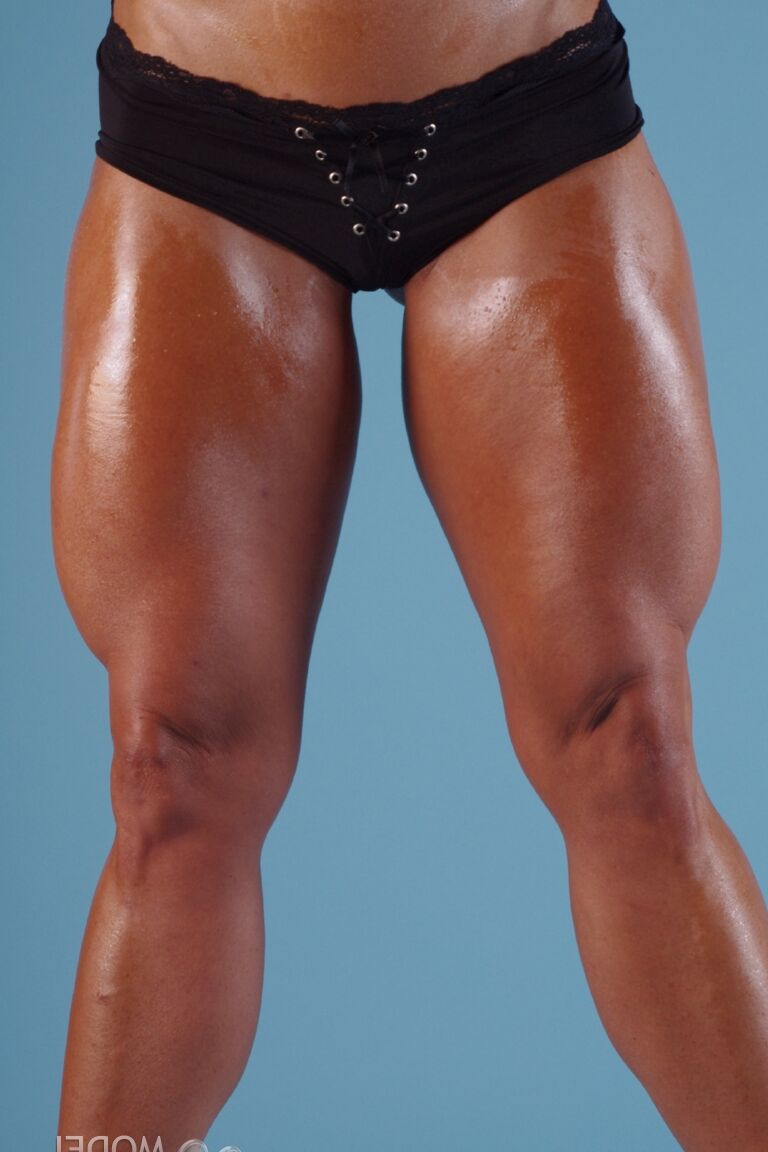 20P MILF bodybuilder Jill Rudison showing her strong sweaty body in a bikini
