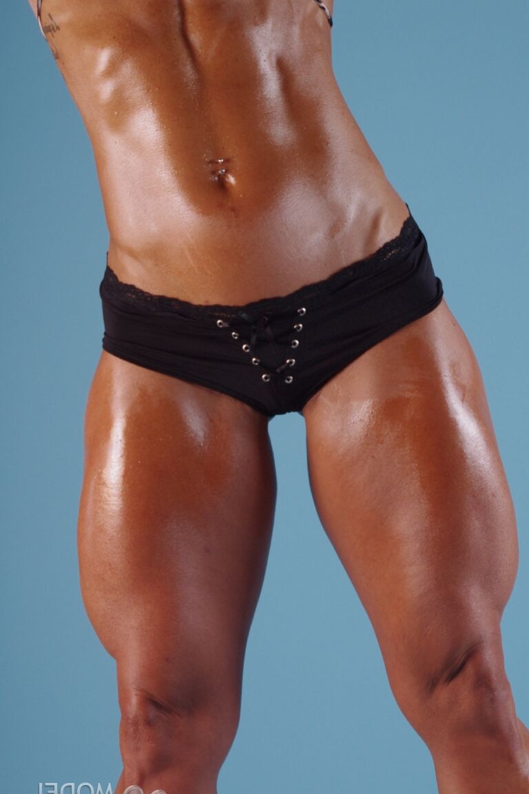 20P MILF bodybuilder Jill Rudison showing her strong sweaty body in a bikini