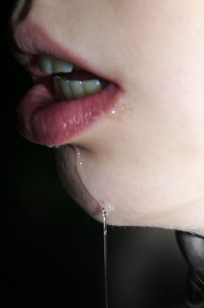 21P Device Bondage Kristine