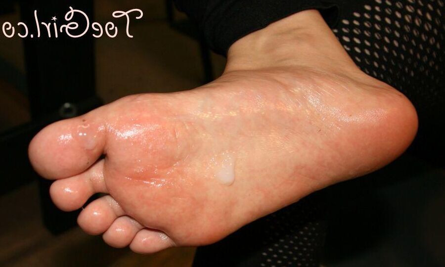 15P Caucasian female shows her pretty feet while trampling a penis