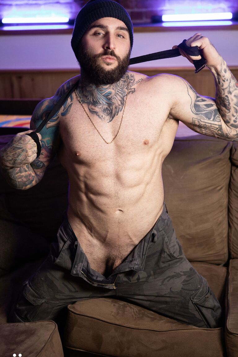 16P Men Com Tommy Tanner, Tony D Angelo