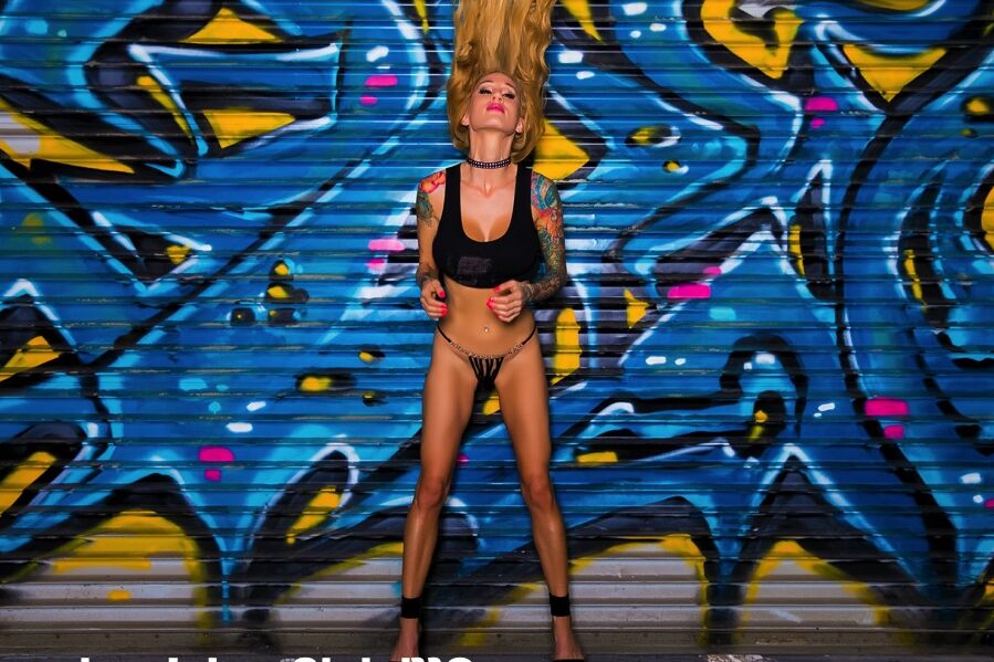 16P Oficial Sarah Jessie Caliente Graffiti Puta