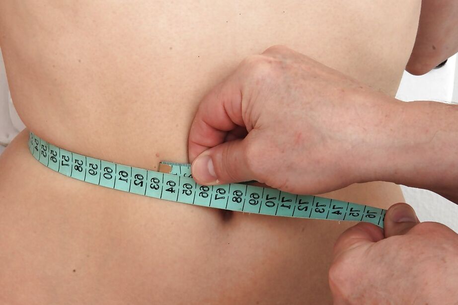 16P Grande et sexy fille en bas Aneta rend visite à un médecin pour un fétichisme gynécologique