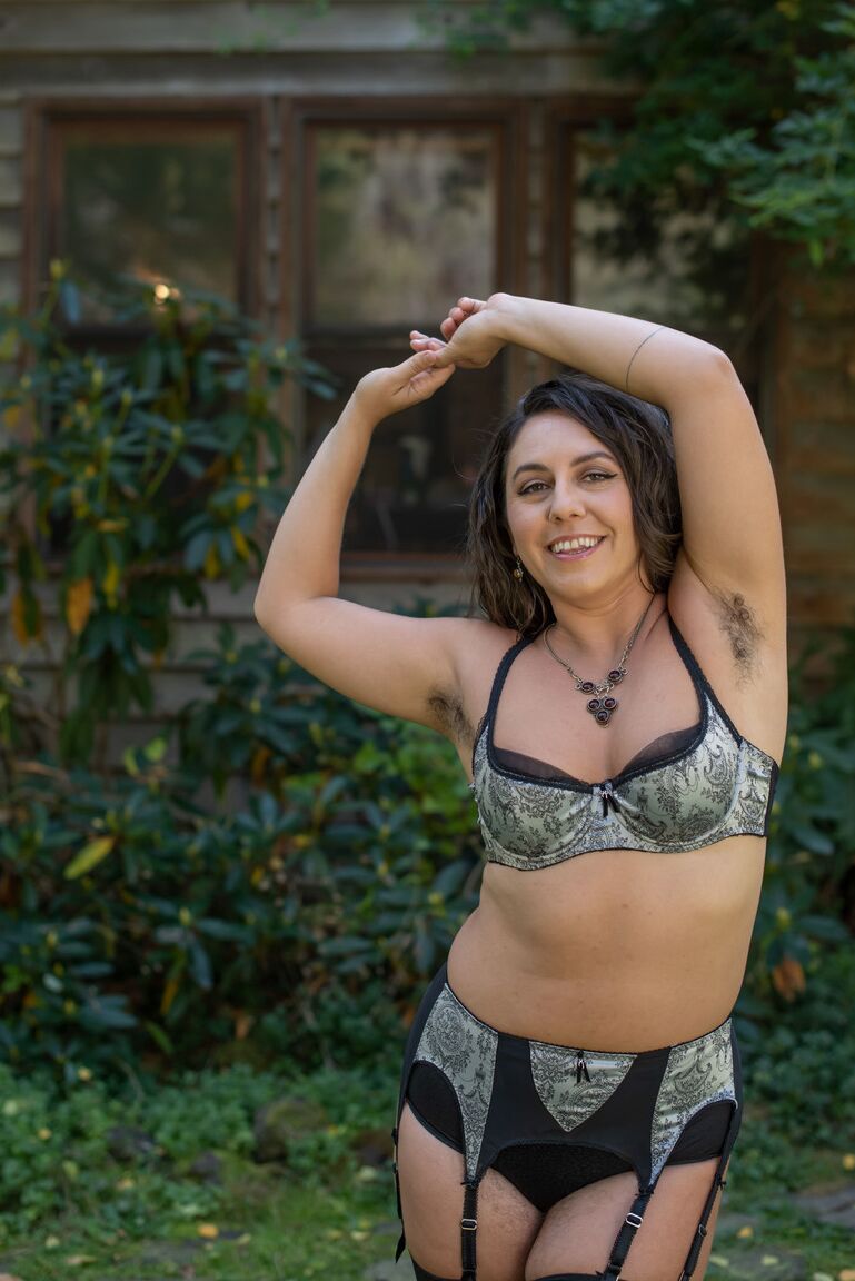 21P Hot amateur Nikki Silver unveils her hairy armpits and twat in the back yard