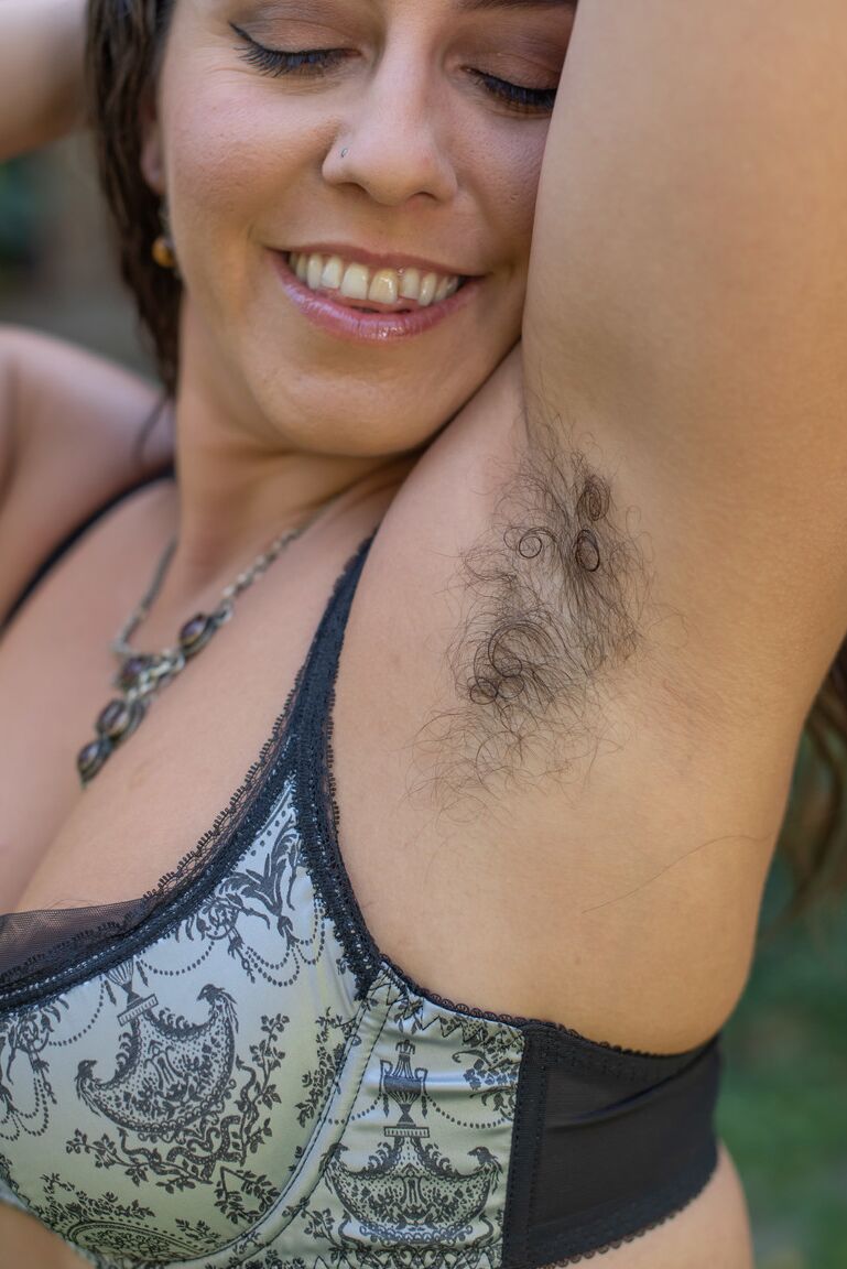 21P Hot amateur Nikki Silver unveils her hairy armpits and twat in the back yard