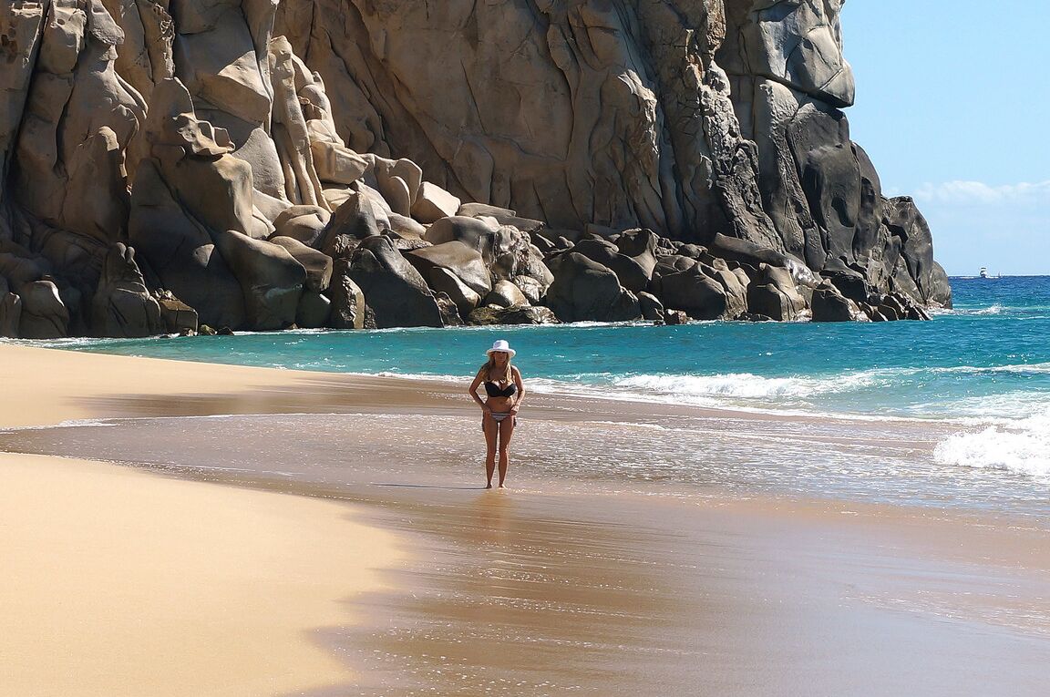 16P A estrela pornográfica curvilínea Kelly Madison com grandes seios naturais se diverte nua com seu namorado