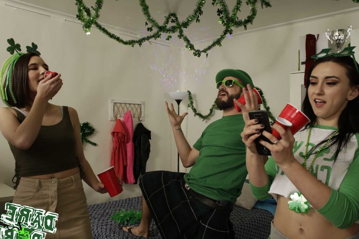 21P Dare Dorm Кали Роуз, Кэт Монро, Мэнди Мьюз, Мики Круз