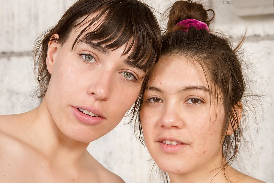 16P Hirsute amateurs Gala & Alexandra eat hairy cunts after undressing each other
