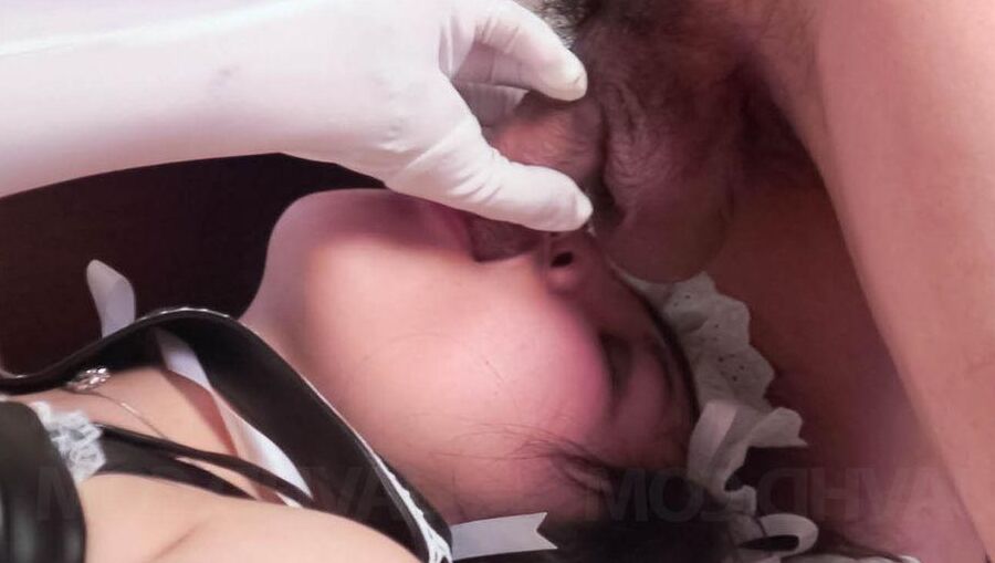 15P Eri Yoshino Asiática de uniforme tem boca e bucetinha fodidas por pênis