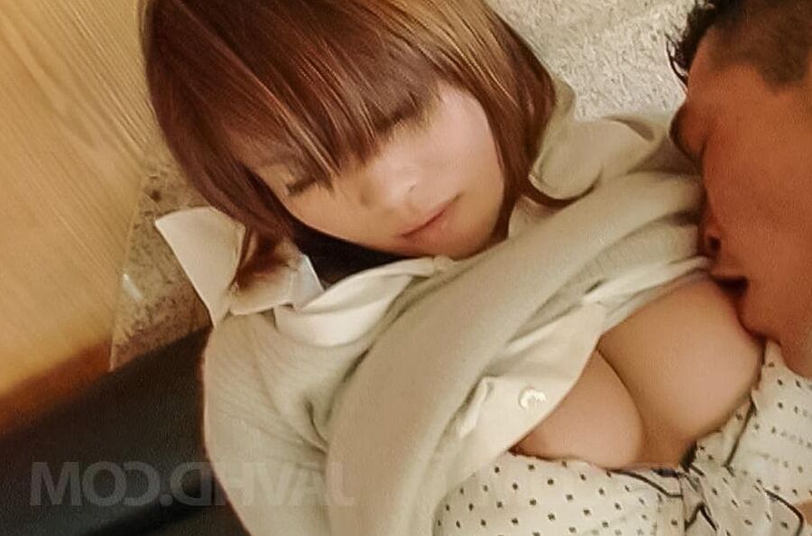 15P азиатка Manika сосет член и получает его в волосатую киску во многих позах