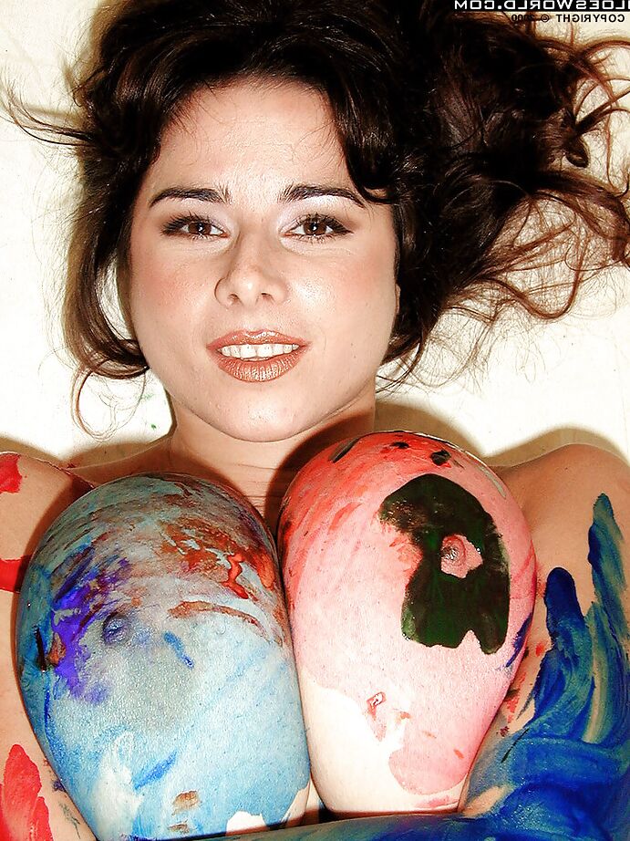 16P French MILF Chloe Vevrier covering huge boobs and ass with body paint