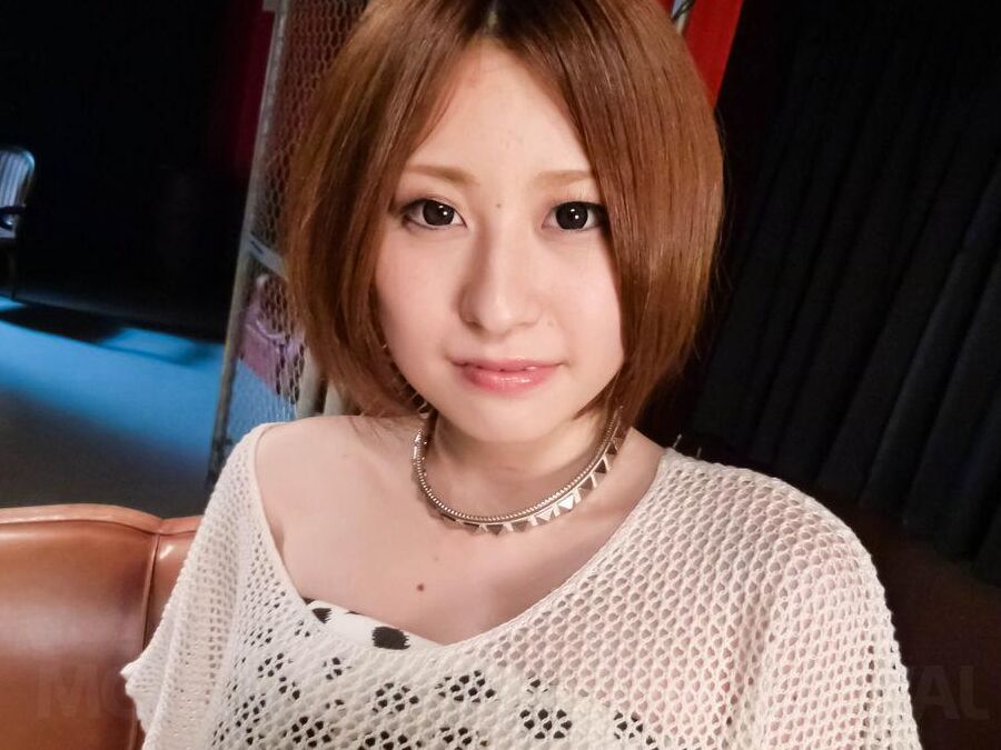 16P Ruri Haruka Asian tiene un clítoris frotado y un coño jodido a lo perrito