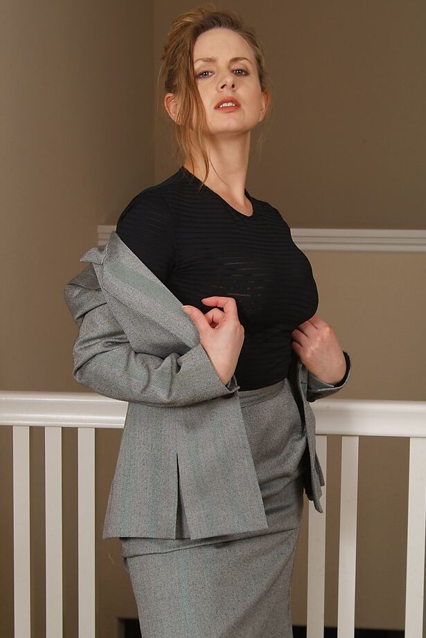 10P Classy older chick in business suit flashes ass in pantyhose & spreads naked