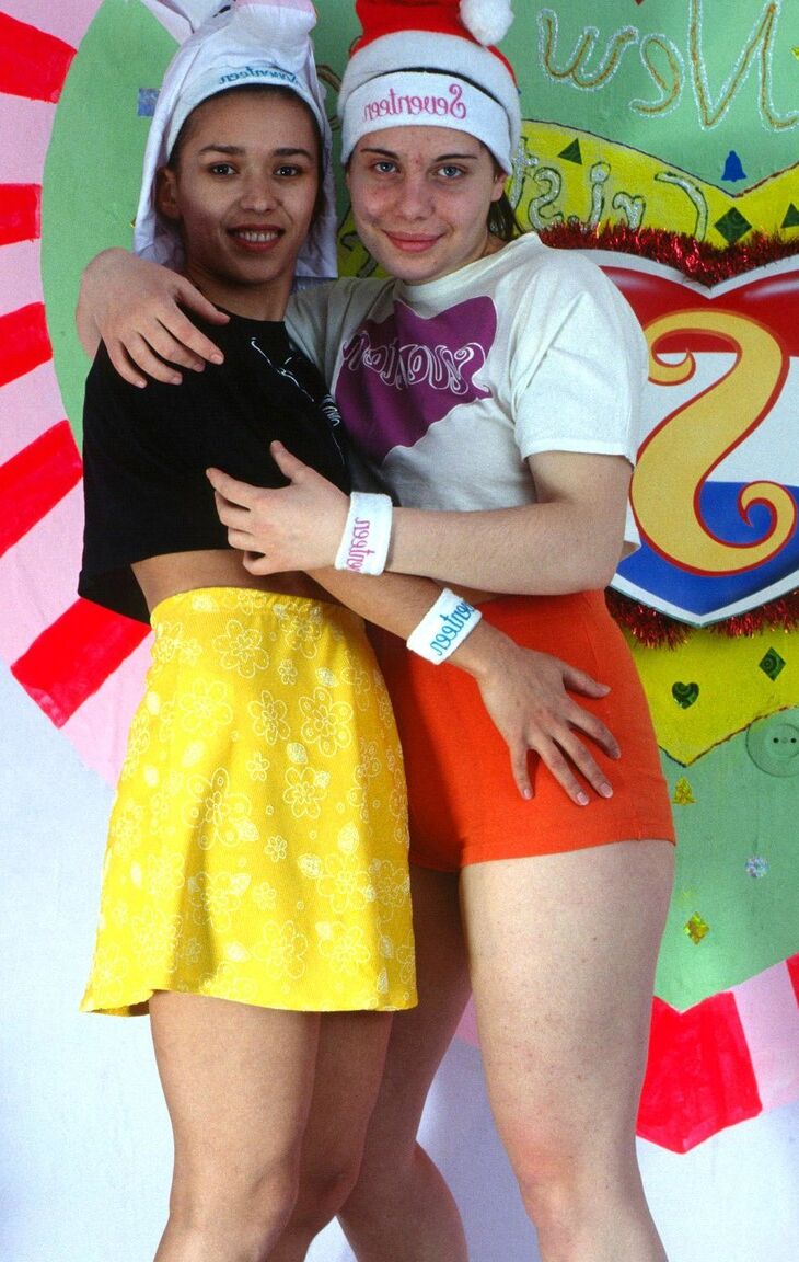 21P Clube Dezessete Amalia B, Anja A