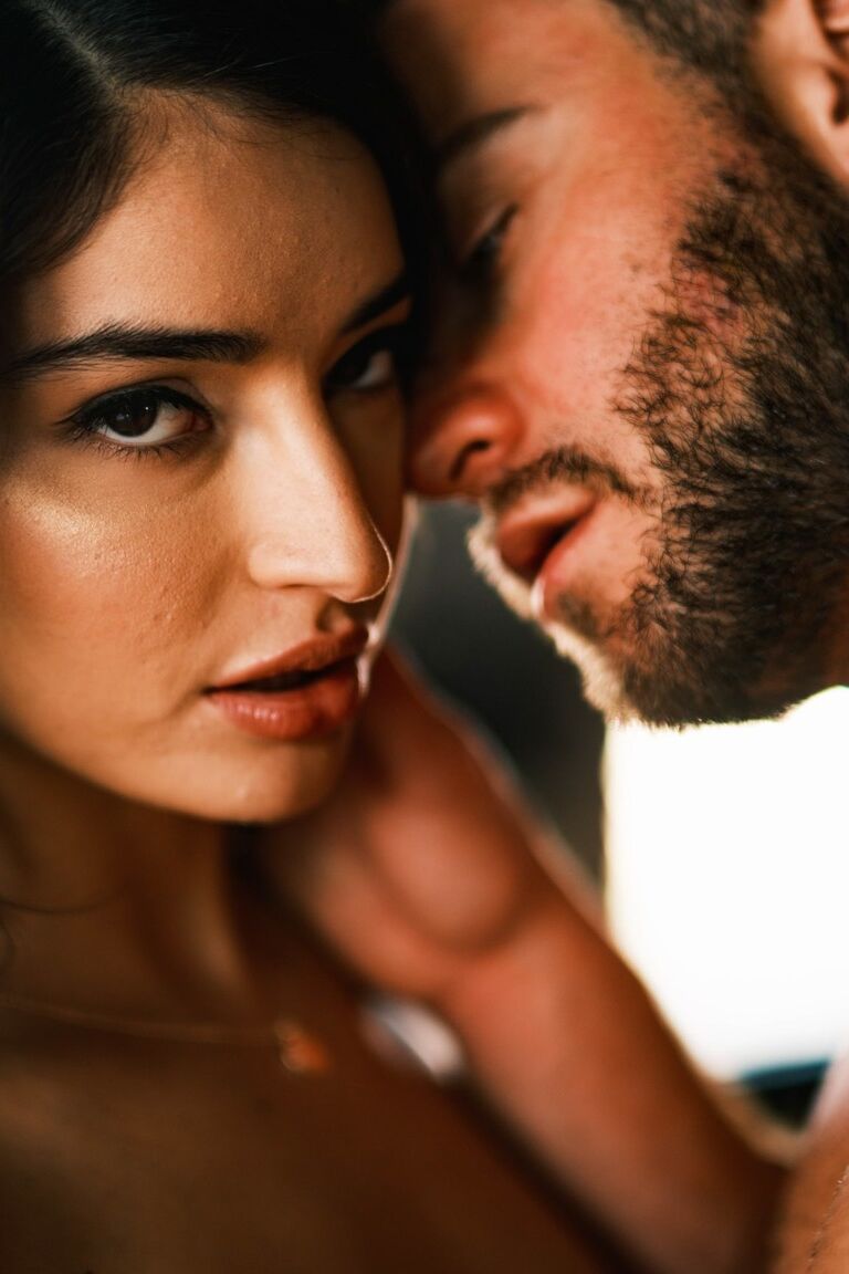 21P Erotik X Emily Willis, Seth Gamble