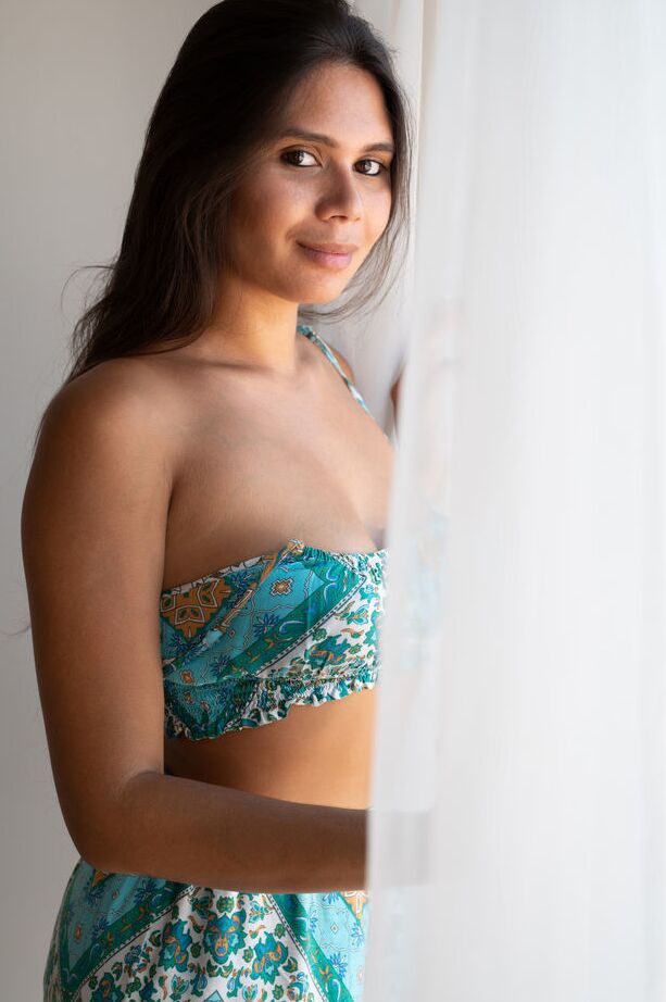 18P Gorgeous Asian brunette Savana goes sightseeing through the streets of Milan