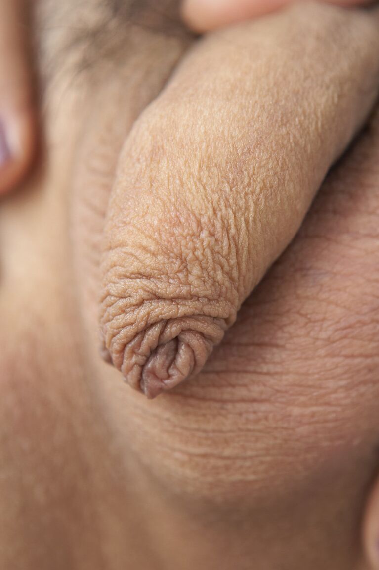 18P Cute Momay enlève sa robe d'été et révèle une superbe bite asiatique
