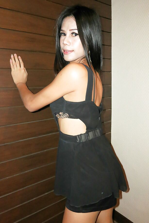 16P Adorable Asian ladyboy Pand licking and asshole and fucking bareback