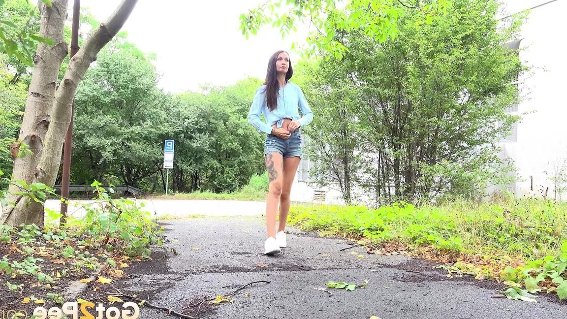 15P Dark haired Mistica needs to pee while in suburbs