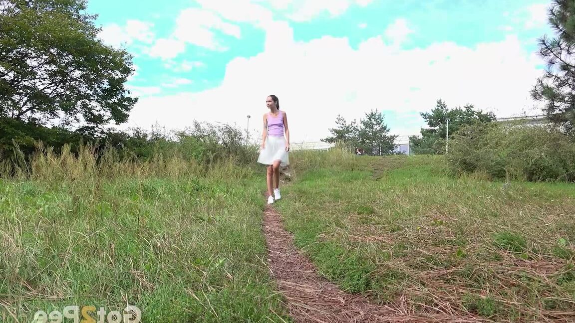 15P Mistica needs to relieve her piss desperation