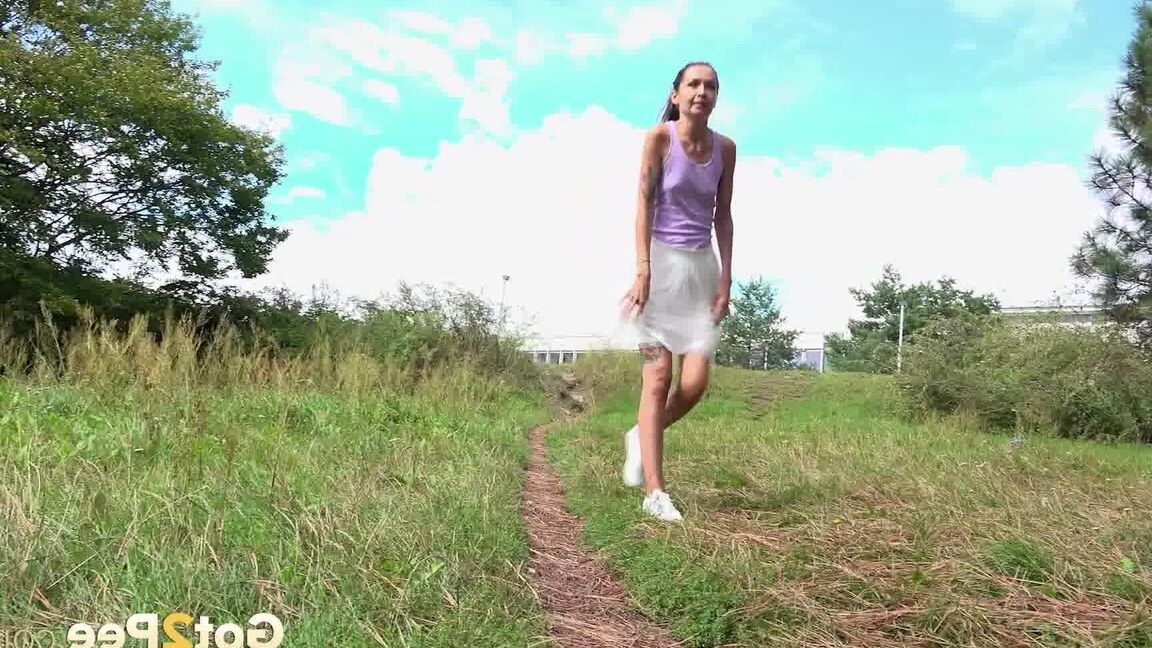 15P Mistica needs to relieve her piss desperation