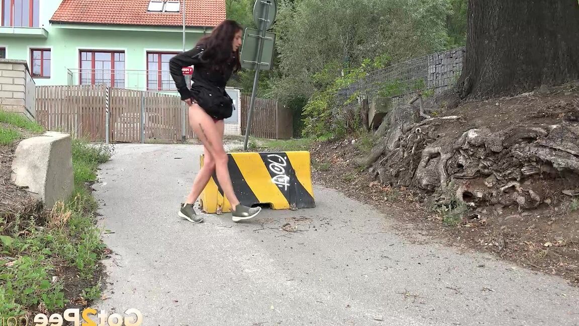 15P Morena gata Ali alivia seu desespero de mijo