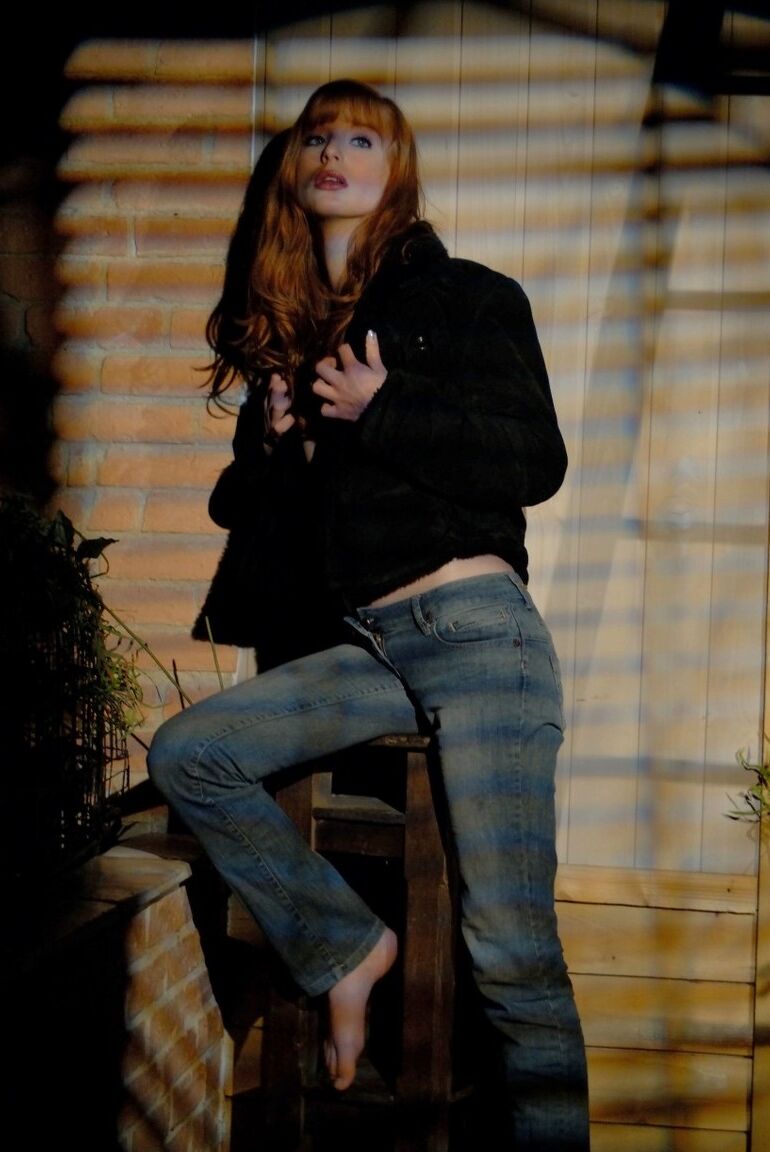 15P Louis De Mirabert Cute redhead pour your pleasure