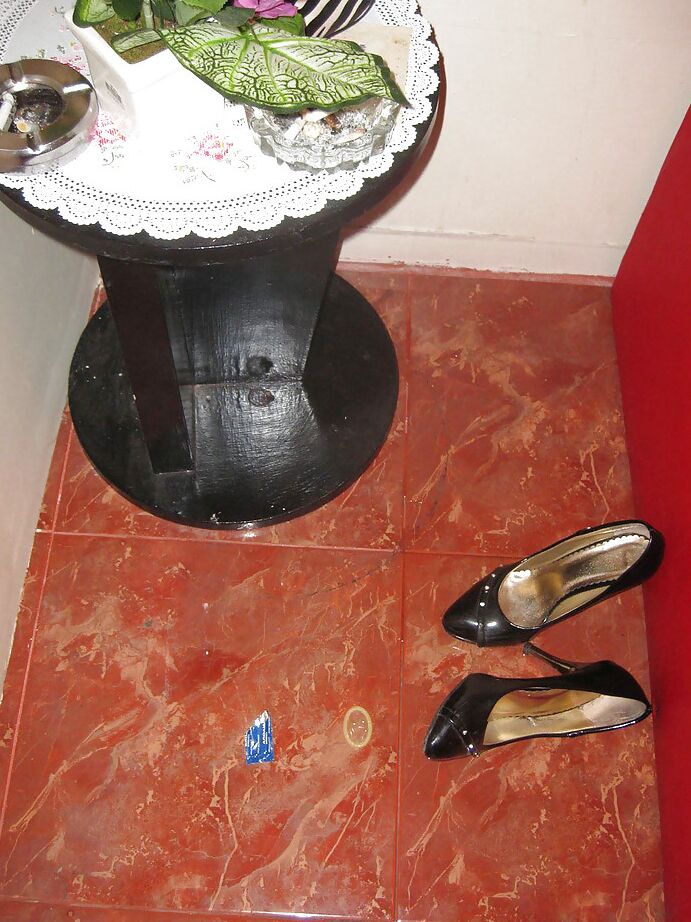 16P La transexual tailandesa Sasa, tetona y desagradable, complacida por su gran polla y su culo peludo