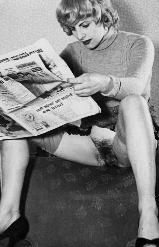12P Modelos vintage gostosas e fumegantes abrem as pernas para exibir seus idiotas peludos