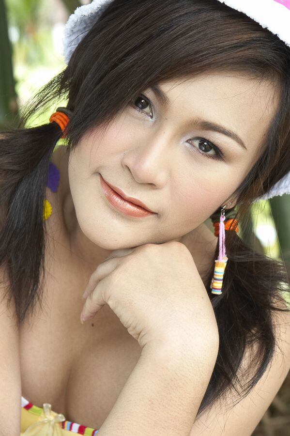 16P Ladyboy Glamour Safado Ao Ar Livre