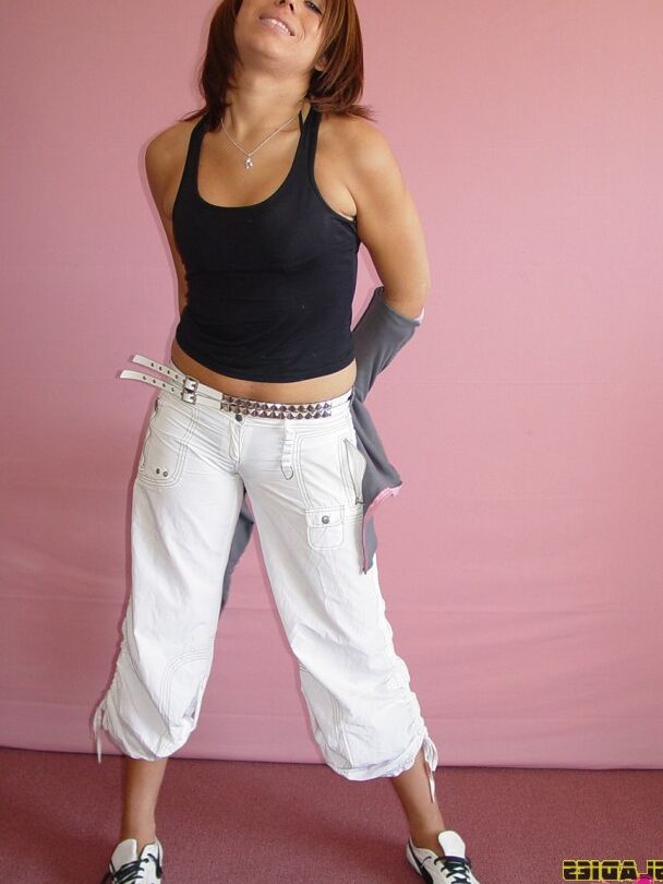 16P Transexual transexual latina caliente jugando con una polla