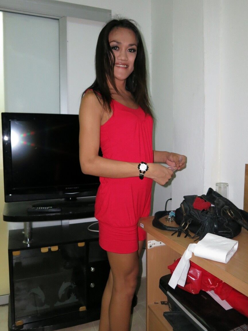 17P T-girl comes to serve client who made her ejaculate and assfucked afterward