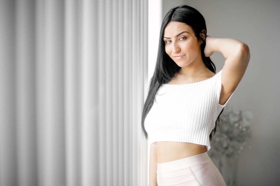 15P Rebecca Elexis Monroe and Jennifer Jade Baker meet each other on a dating