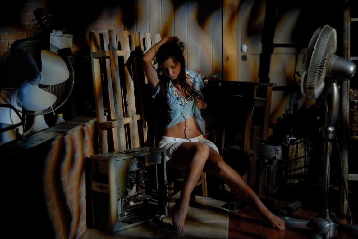 16P Melisa Mendini is waiting for you in a old factory