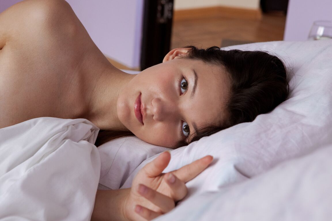 21P A adolescente ucraniana totalmente natural Iva se livra do pijama