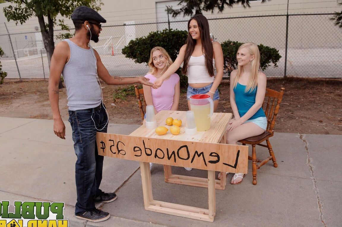 21P Public Handjobs Chloe Cherry, Lily Rader, Lucy Doll