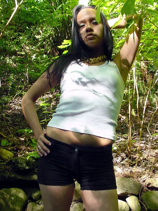 18P Platinum Indian Teen s'apprête à montrer ses seins