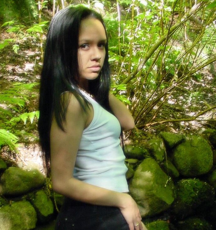 18P Platinum Indian Teen s'apprête à montrer ses seins