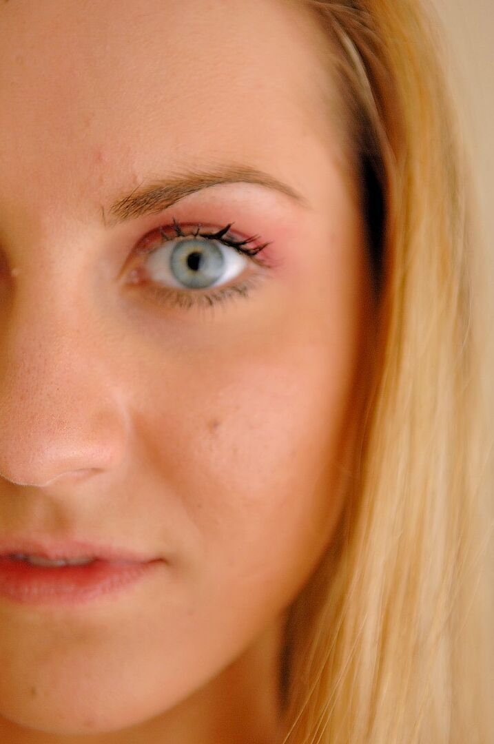 21P Blue eyed Viktoria teases with her hot ass and fills her twat with her undies