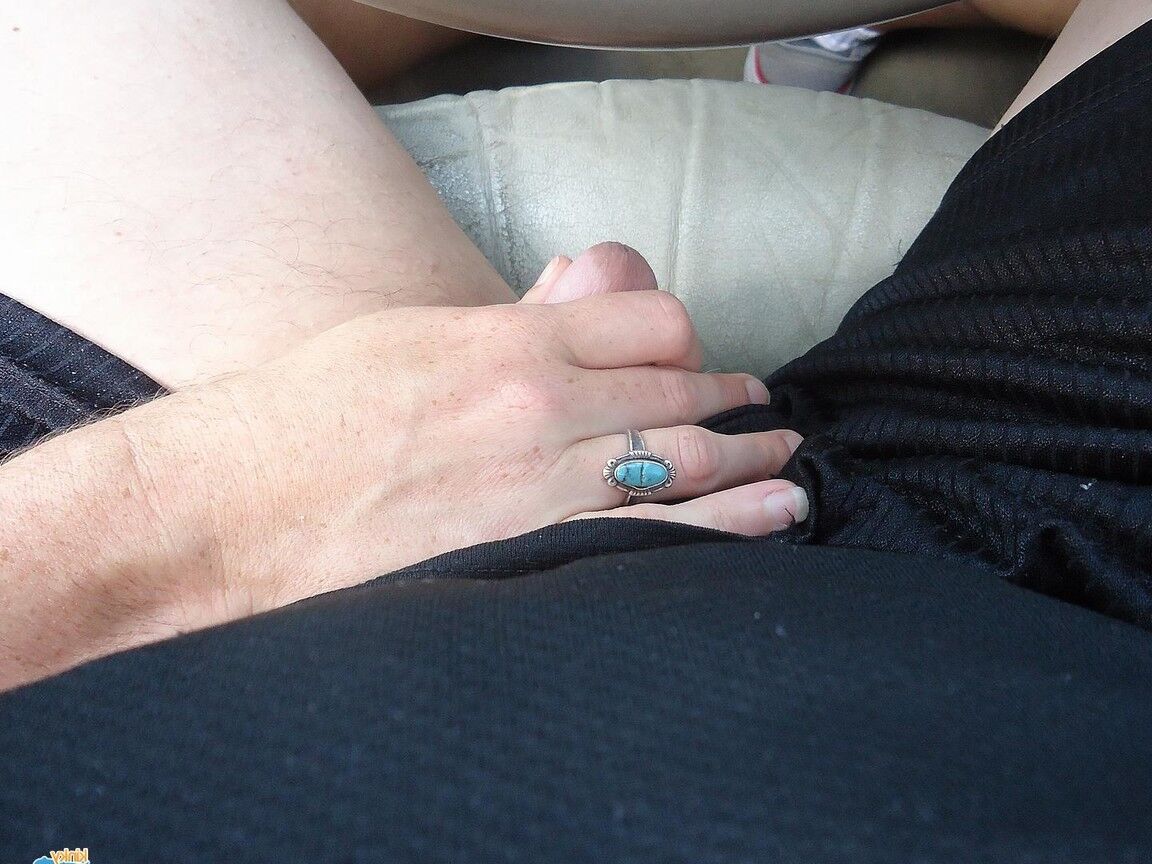 16P Molly, MILF irlandaise amateur de Floride, joue dans la voiture