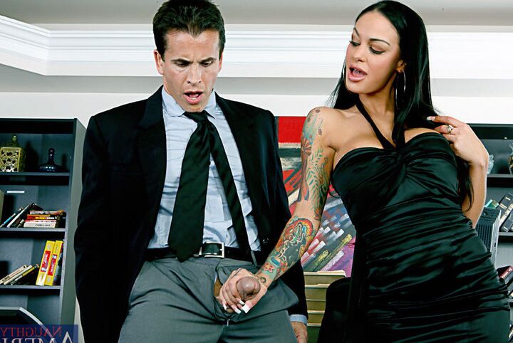14P Tatuada gostosa Angelina Valentine fica fodido rígido