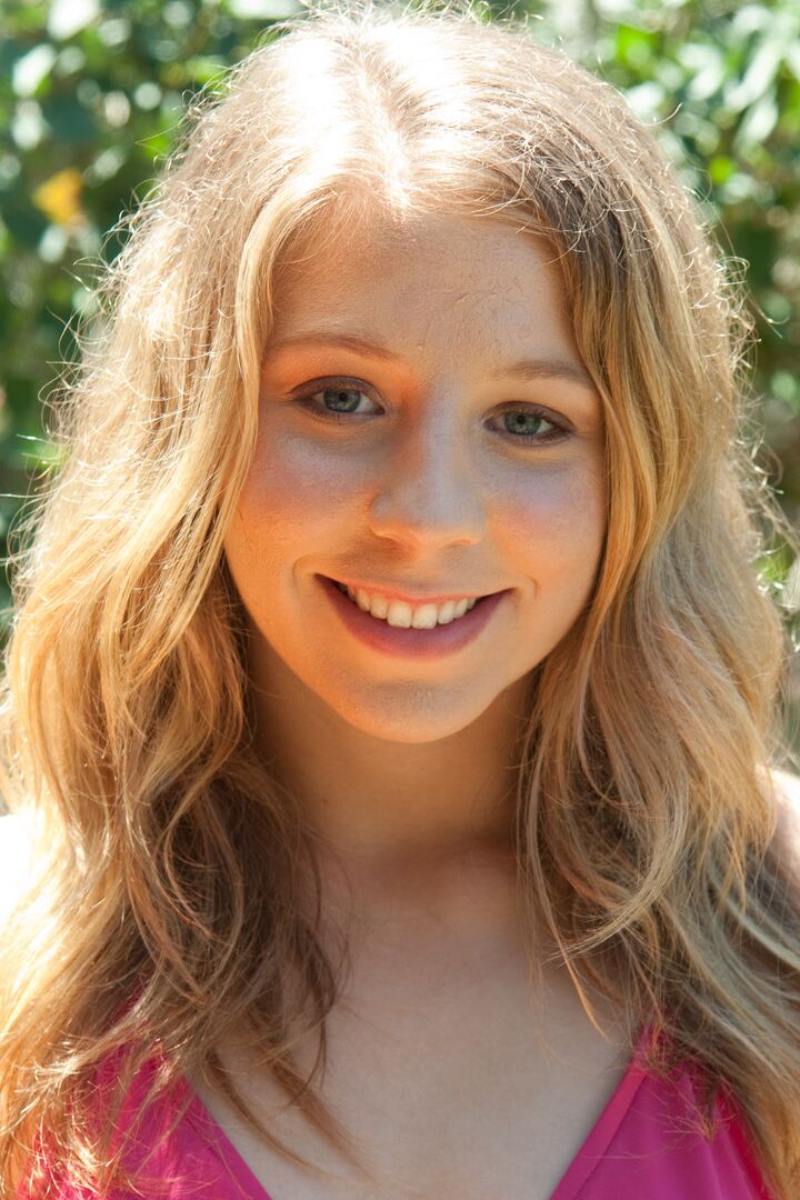 17P Mamá sexy Simone Sonay